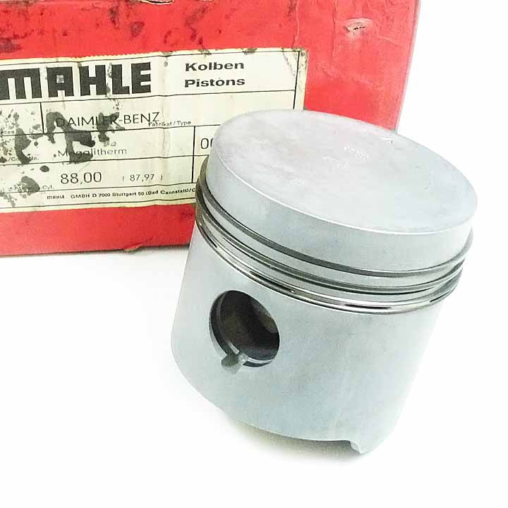 Jeu de 4 pistons complets (NEUF) Chemises/Pistons